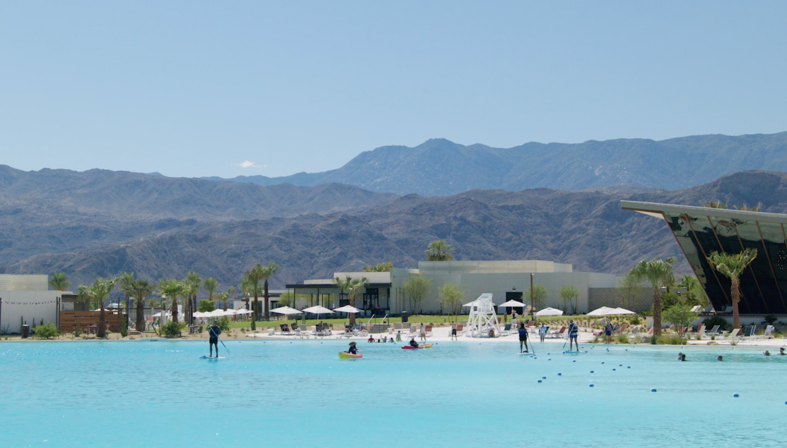 Paddleboarders on the Cotino lagoon.